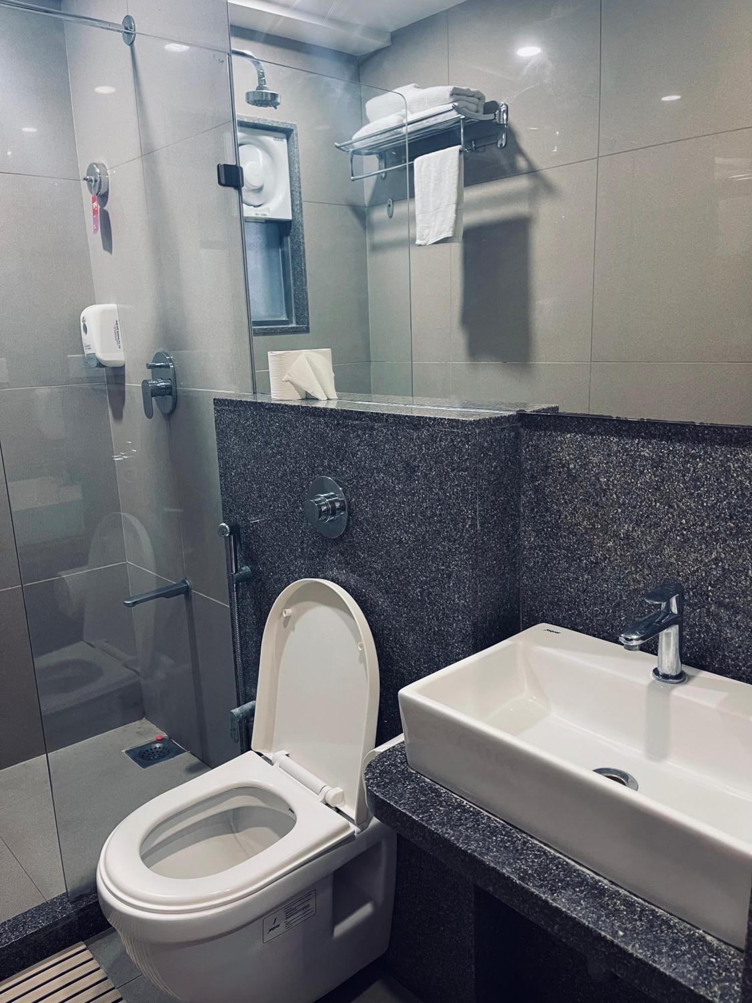 The Park Residency Hotel Ahmadábád Kültér fotó